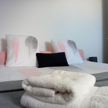 Appartement A 2 Minutes Du Centre Ville Avec Climatisation เปรีเกอ ภายนอก รูปภาพ