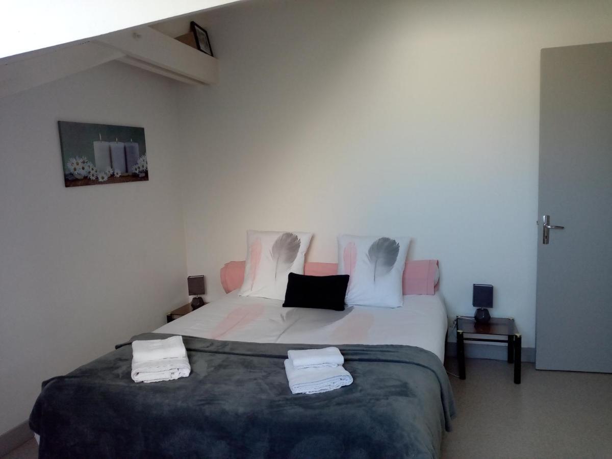 Appartement A 2 Minutes Du Centre Ville Avec Climatisation เปรีเกอ ภายนอก รูปภาพ